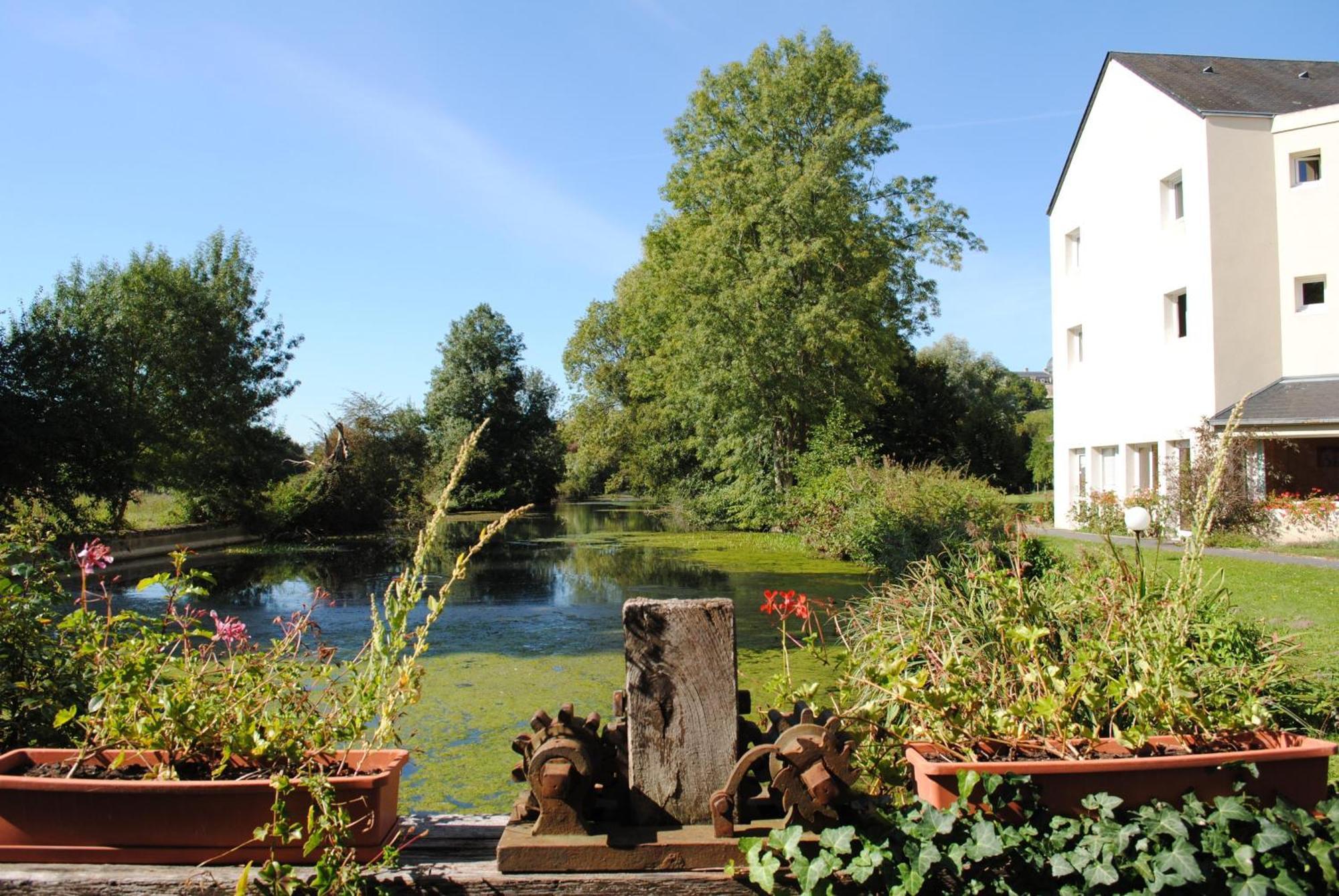 Logis Hotel Le Relais Du Moulin Valençay Εξωτερικό φωτογραφία