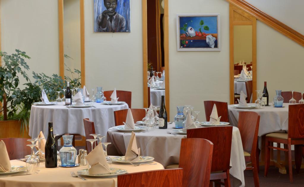 Logis Hotel Le Relais Du Moulin Valençay Εξωτερικό φωτογραφία